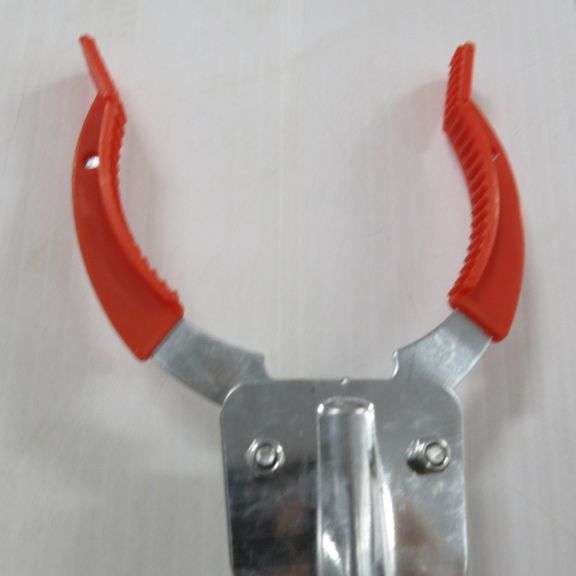 (2) Metal grabbers, 35"L, in new condition Albrecht Auction Service