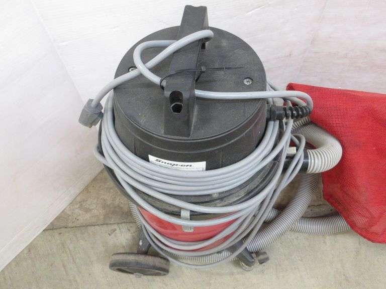 SnapOn shop vac, model YA1002, includes all extras in red bag, clean