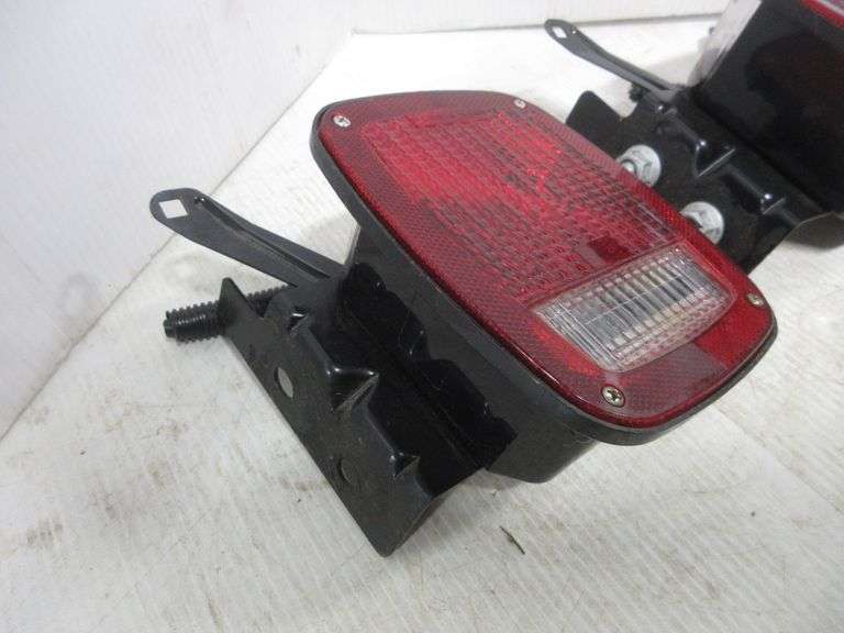 (2) Truck take off tail lights Albrecht Auction Service