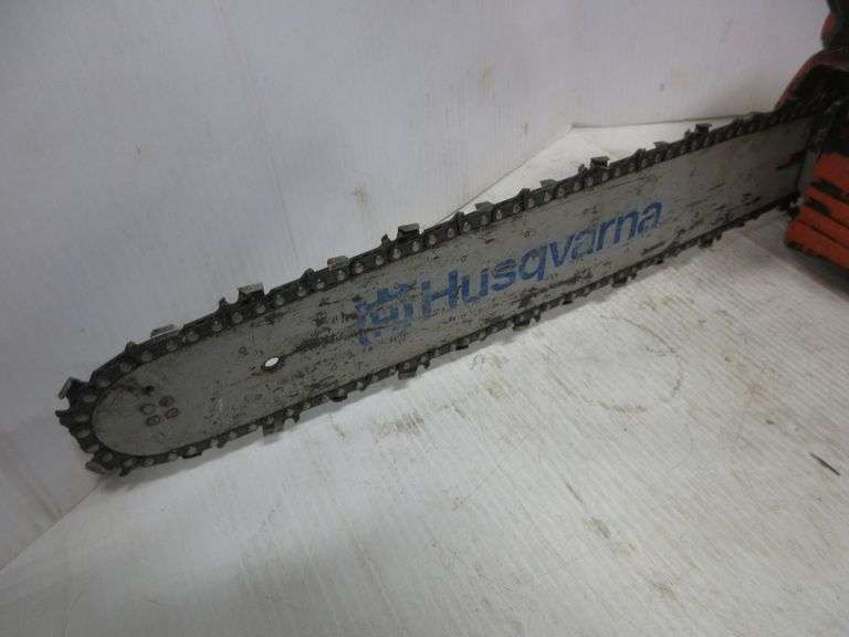 Husqvarna 435 chainsaw, 16" bar, works Albrecht Auction Service
