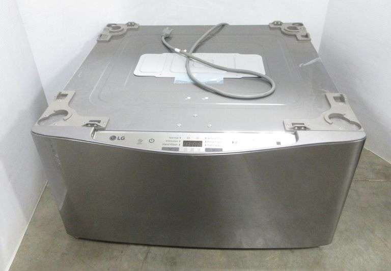 LG pedestal washer, can wash small loads in this pedestal washer, 27"W