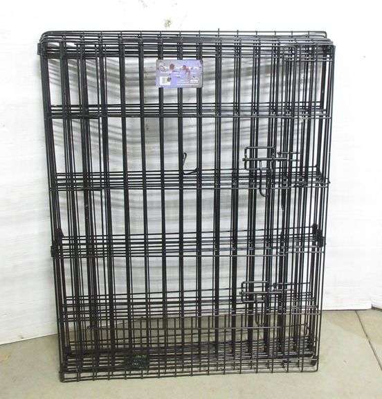 Black ECoat exercise pen, 15' x 30"H, good Albrecht Auction Service