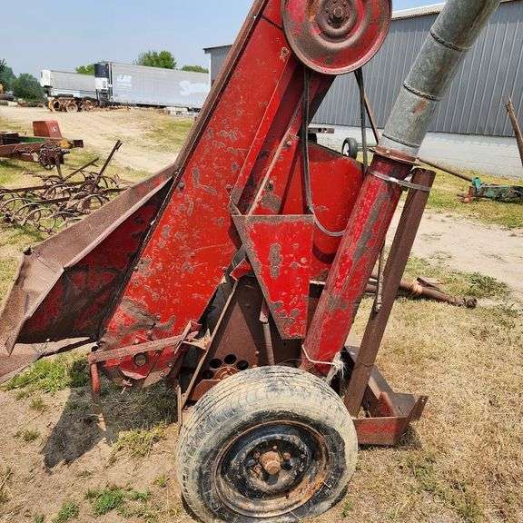 This item Selling ABSOLUTE! Gehl PTO Driven Corn Sheller, Fair