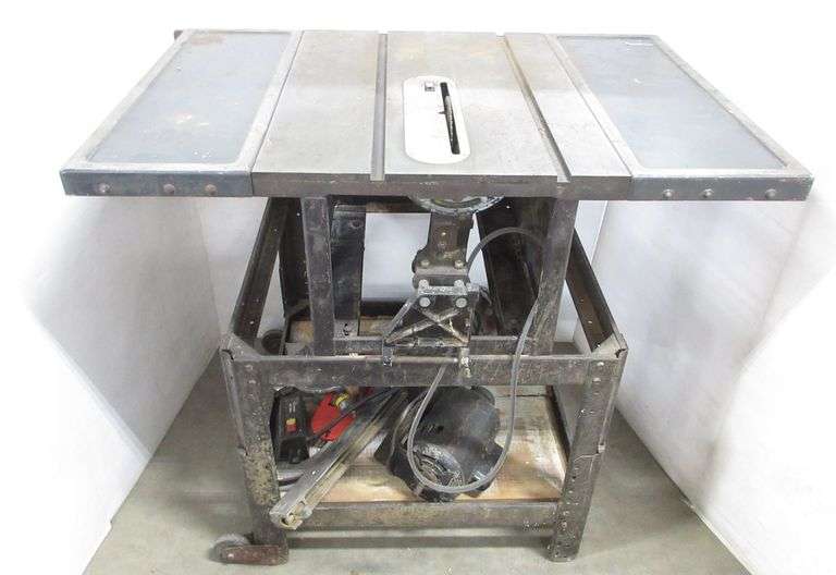 Craftsman heavy duty table saw with wheeled table, used Albrecht