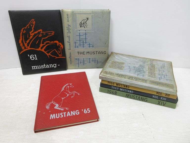Clio High School yearbooks, includes 1958, 1961, 1965, 1966, 1967, and 1968 Albrecht Auction