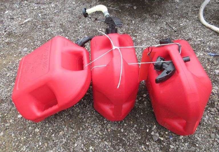 (3) 5Gallon plastic gas cans, 2 Used once, 1 New, excellent