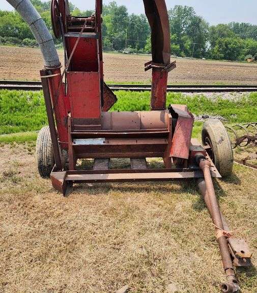 This item Selling ABSOLUTE! Gehl PTO Driven Corn Sheller, Fair