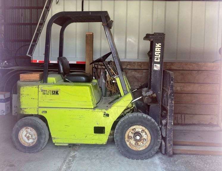Clark Forklift, Unleaded Gas Engine, Off Road Tires, Side Shift Forks