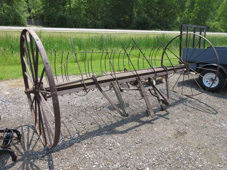 Horse drawn hay rake, 10'W, has wear Albrecht Auction Service