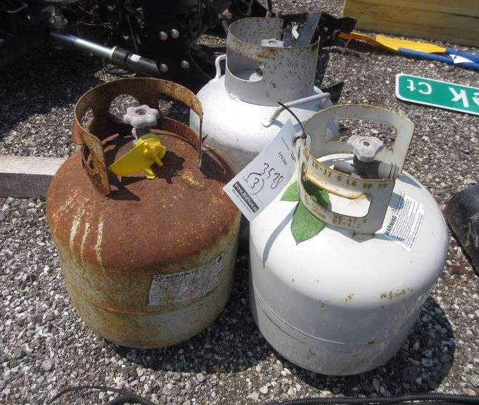 (3) 20 lb. propane tanks, heavy rust and wear Albrecht Auction Service