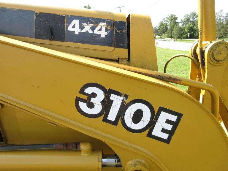 1998 John Deere 310E tractor loader/backhoe, 4x4, cab showing 6,424 hours, SN X839721, there is