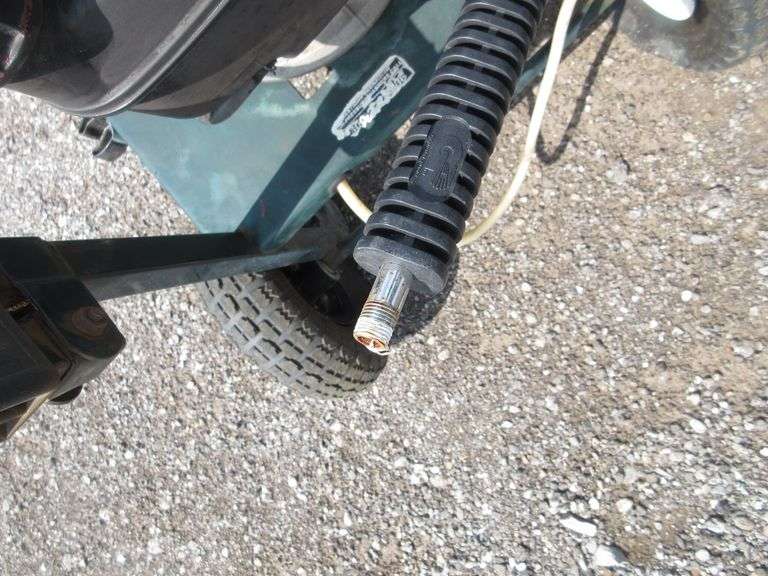 Craftsman pressure washer with Honda 5.5 HP engine, new gun, hose