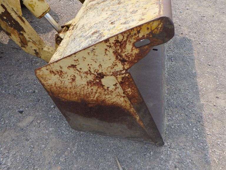 Early 1970s Ford 4500 backhoe, 3cylinder diesel, runs, hydraulics work