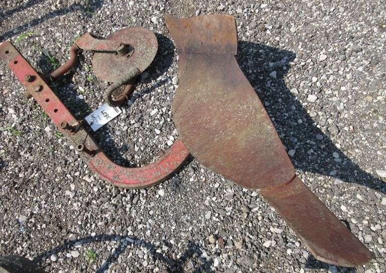 International Farmall One Bottom Tractor Plow Albrecht Auction Service