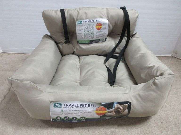 CoPilot Travel pet bed with harness, 23" x 19" x 16", brand new, never