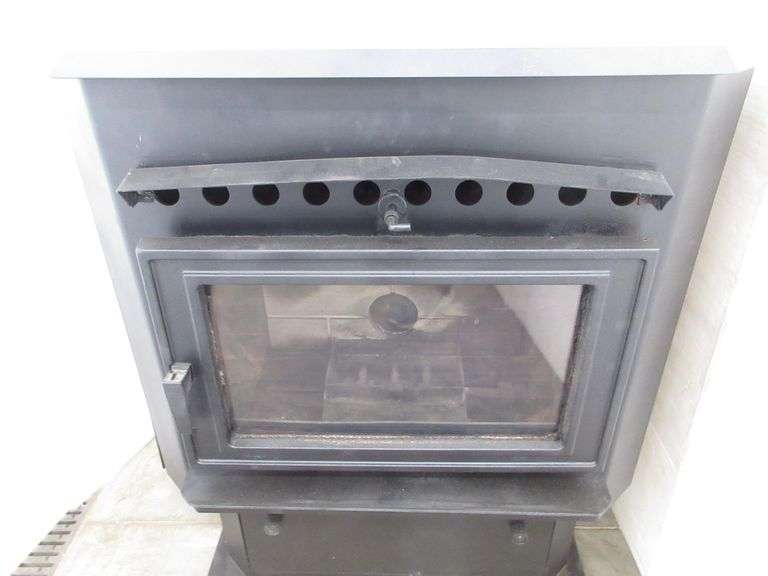 Corn/pellet stove, Magnum Countryside 3500P, burns corn or wood pellets
