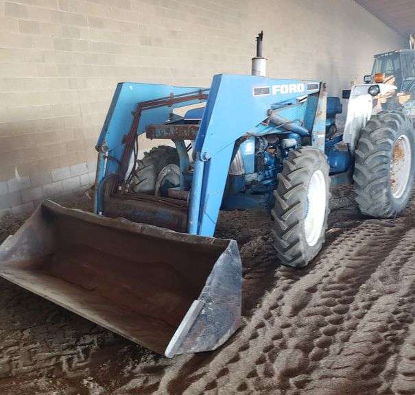 Ford 3910 4WD Diesel Tractor with Detach Loader, Hour Meter Reads 1780