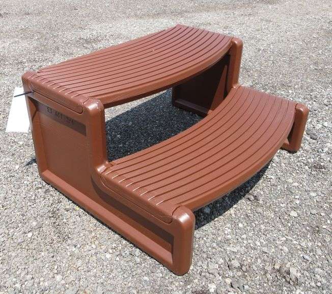 Deck/boat/trailer/pontoon/camper composite steps Albrecht Auction Service