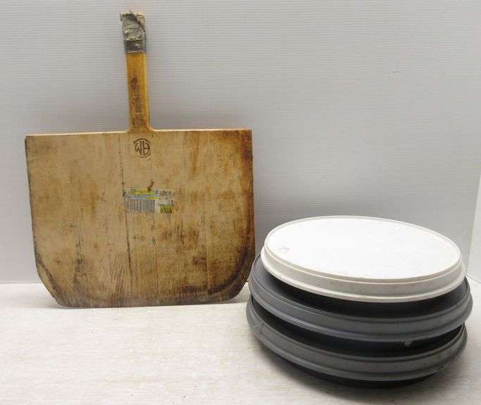 (3) Original Pizza Hut deep dish pizza pans with lid, Two 15"Dia, One