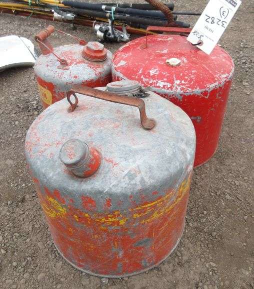 (3) Metal gas cans Albrecht Auction Service