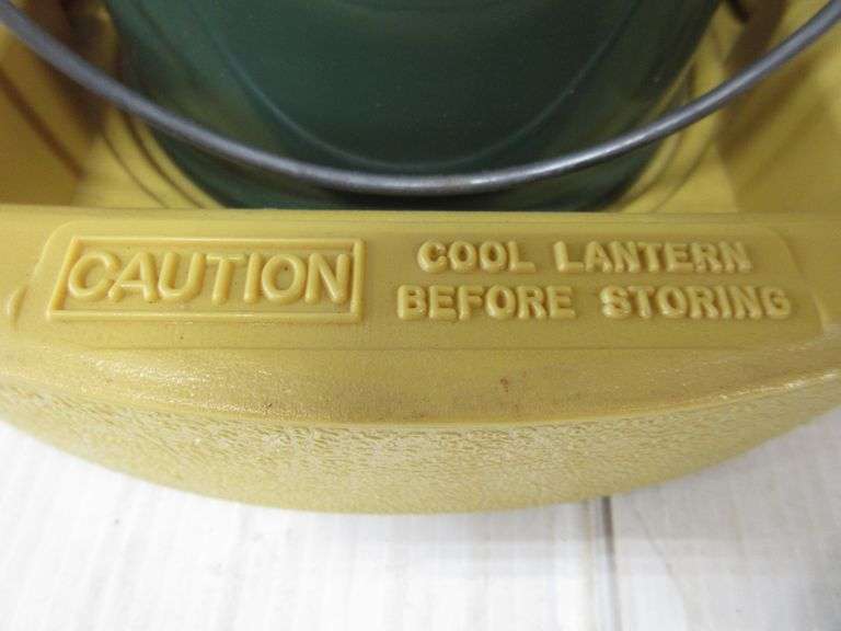 1973 Coleman lantern in yellow carrying case, 15"H, new Albrecht