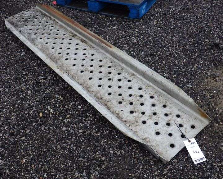 Single expanded metal ramp, 12