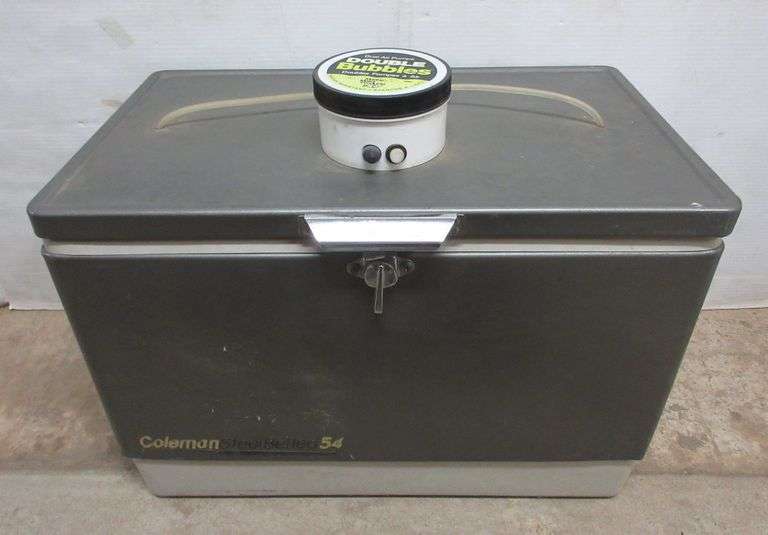 Aerated bait cooler converted with battery operated dual air pumps