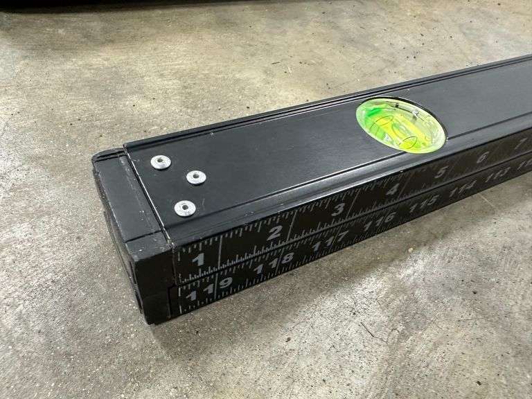 Case tool 120" level with Masterforce slide bob, 60" x 3", excellent