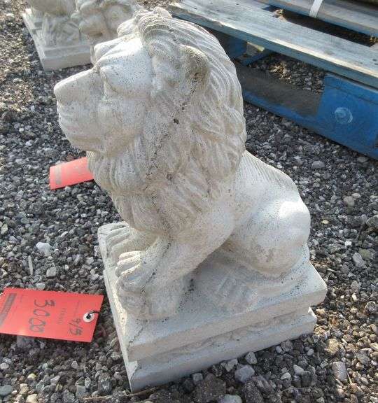 Concrete lion statues, 15"H, good Albrecht Auction Service