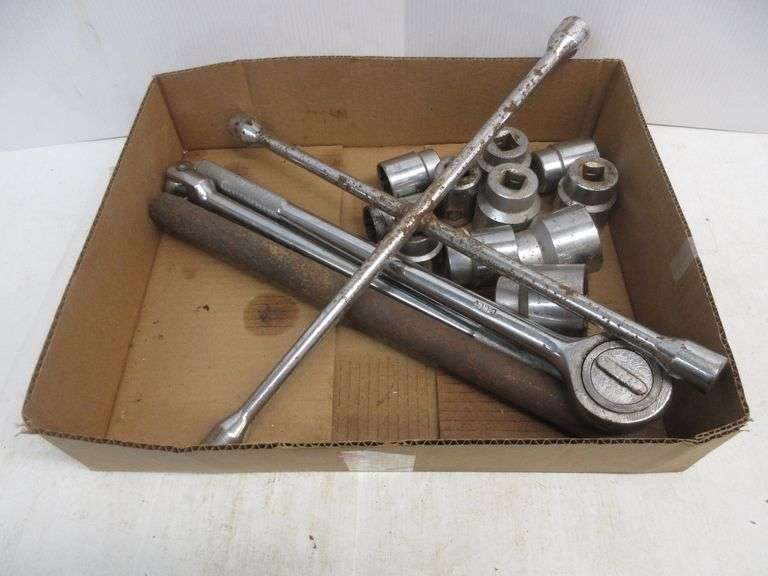 3/4" Drive socket set, includes Ratchet, breaker bar, and cheater pipe