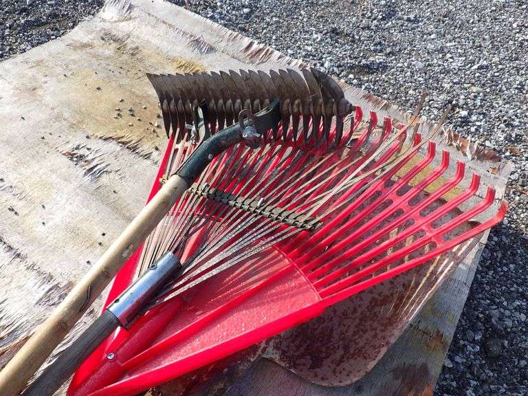 (3) Different types of rakes, shovel, and pitch fork Albrecht Auction Service