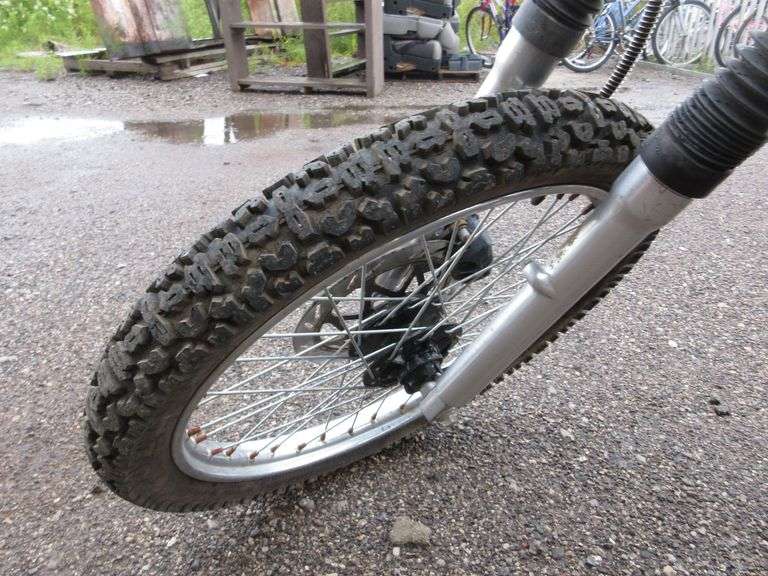 200cc Chinese Motorcycle, good compression, ran when put away a few