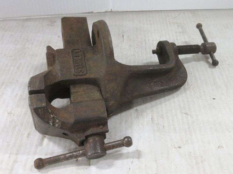 Antique Stanley "Sweetheart" bench vise, No. 743, 2" vise from the 1920s, has paint loss and