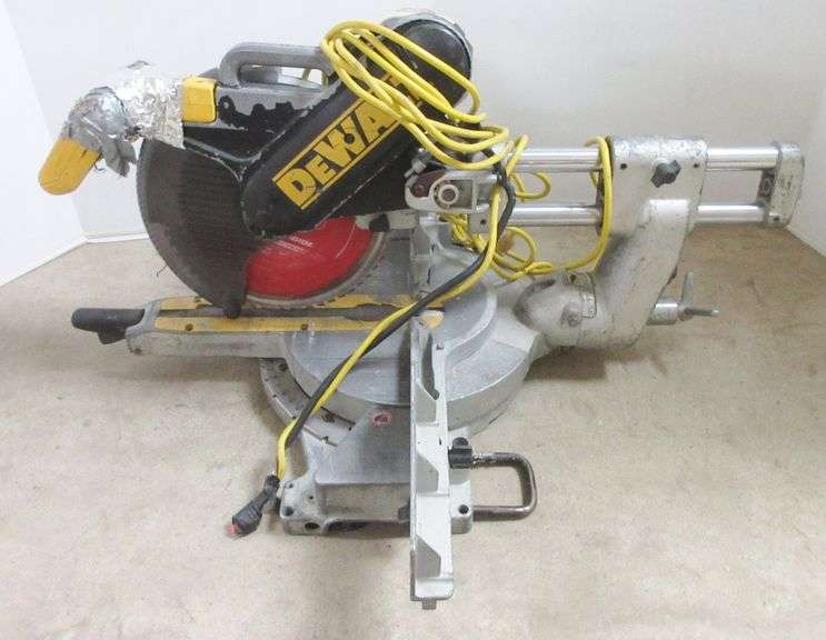DeWALT saw, used Albrecht Auction Service