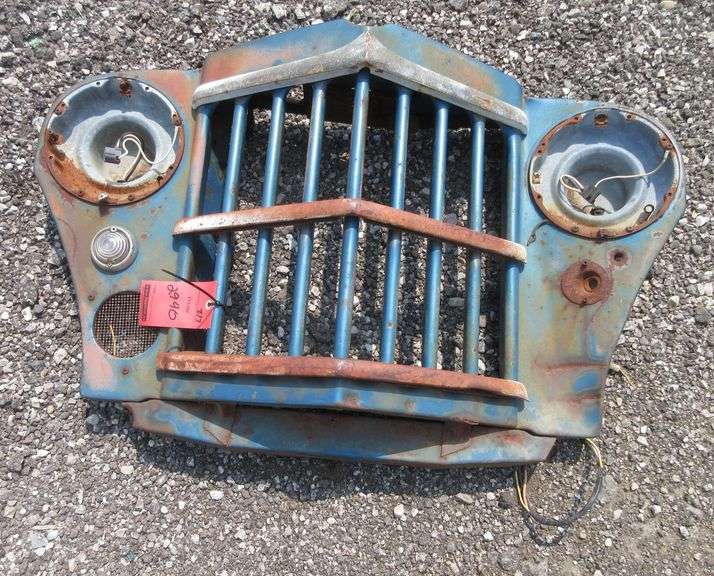 Vintage Jeep/Willys grill, has rust - Albrecht Auction Service