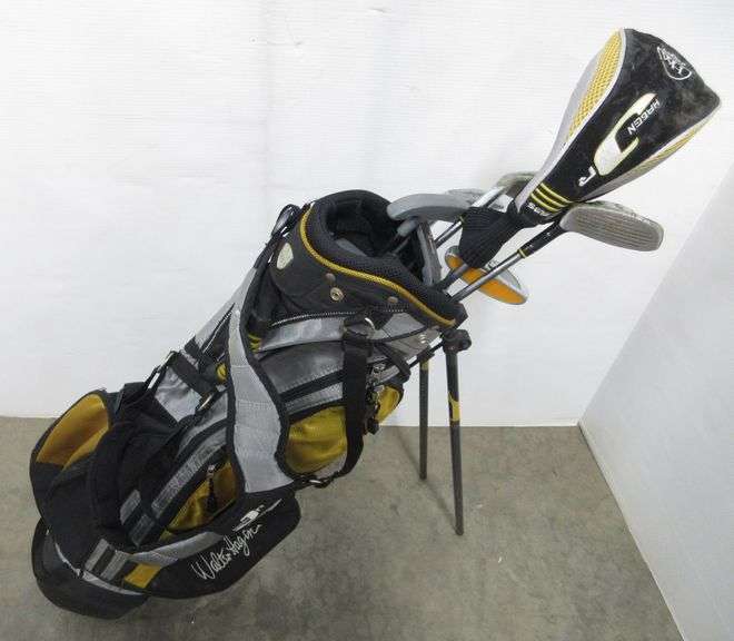 Walter Hagen Jr. golf clubs and bag, good Albrecht Auction Service