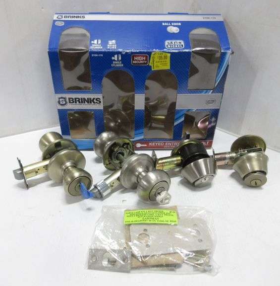 Kwikset entry door handle and deadbolt with key; Kwikset entry handle