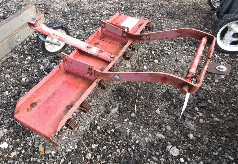 28" Pull behind lawn thatcher Albrecht Auction Service