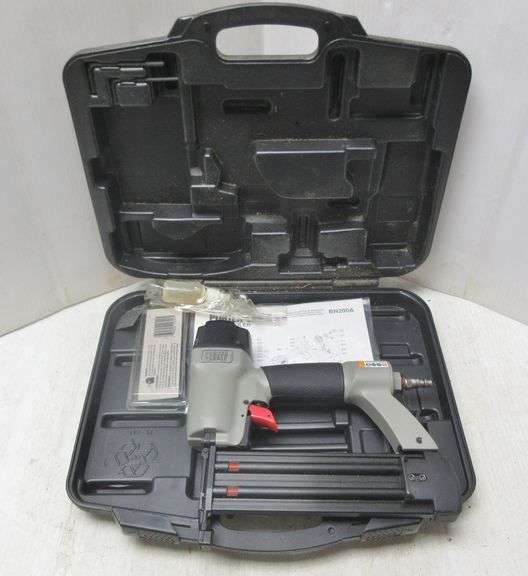 Porter Cable 18Gauge brad nailer, No. BN200A, like new Albrecht
