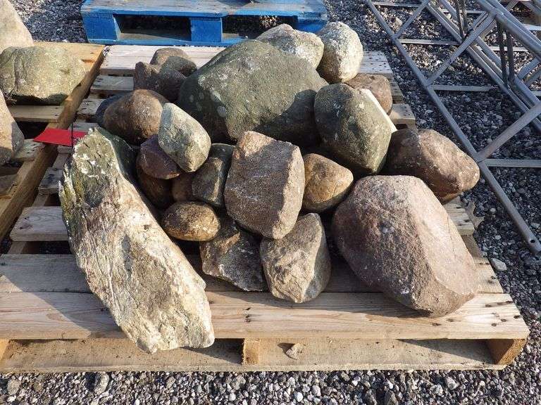 Palleyt Rocks Pallet of rocks - Albrecht Auction Service