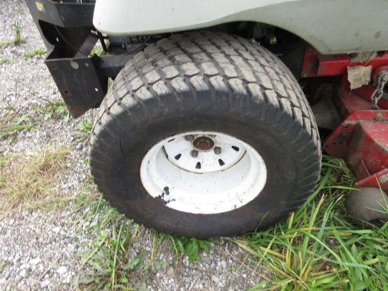 Exmark zero turn mower, 35 HP vanguard motor, 66" cut, runs and cuts