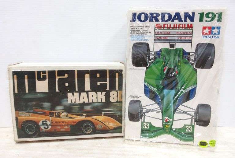 Original MPC 1/20 McLaren M8D kit, complete, in very good condition