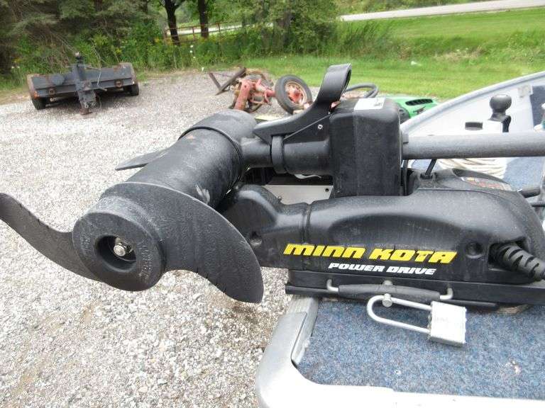 1989 Sea Nymph 16'5" aluminum boat, side console 40 HP Johnson, trim