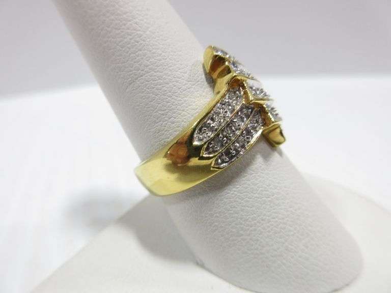 Diamond ring 18single cut diamonds, no metal mark, signed Seta with 4 dots forming a square