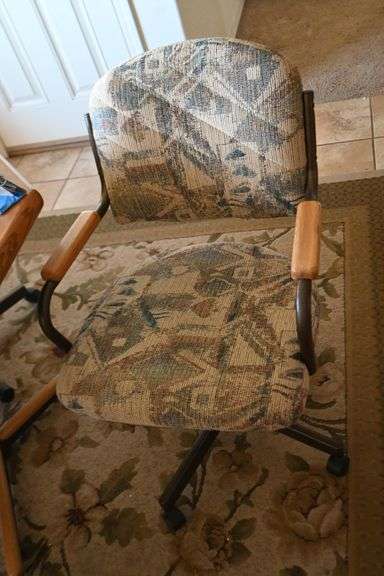 Vintage Kitchen Table with Four Rolling Chairs - Apexx Auctions