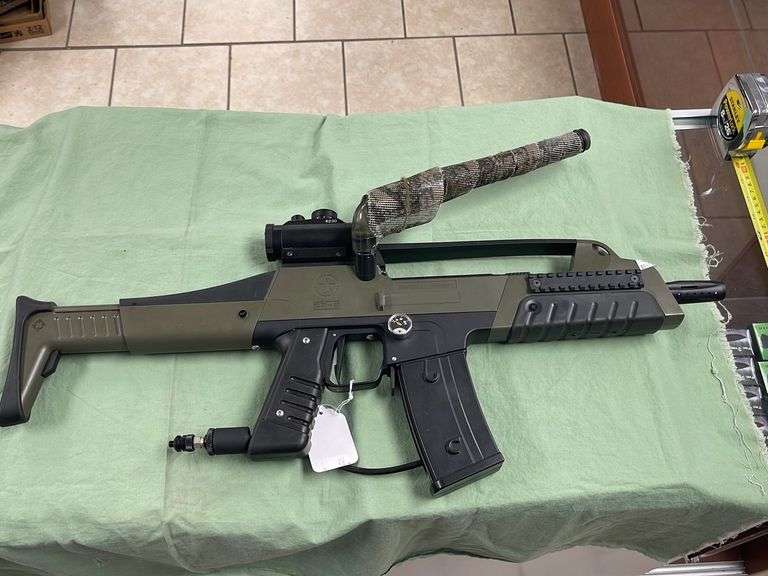 SP8 Realistic Paintball Gun with Case Apexx Auctions