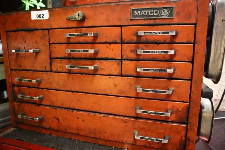 MATCO 26" WIDE 13 DRAWER TOOL BOX WITH TOP OPENING. WITH KEY