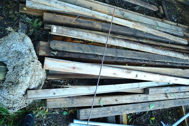 ASSORTED WOOD FENCING PICKETS Auction HUB Texas
