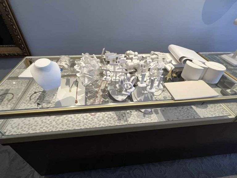 Assorted Retail Jewelry Store Displays Auctions ASAP