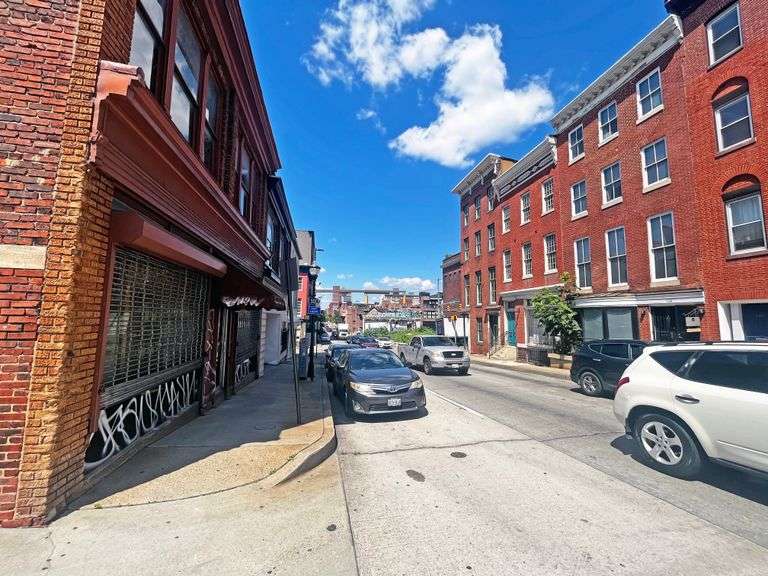 112 W Mulberry St. Baltimore, MD 21201 Ashland Auction Group